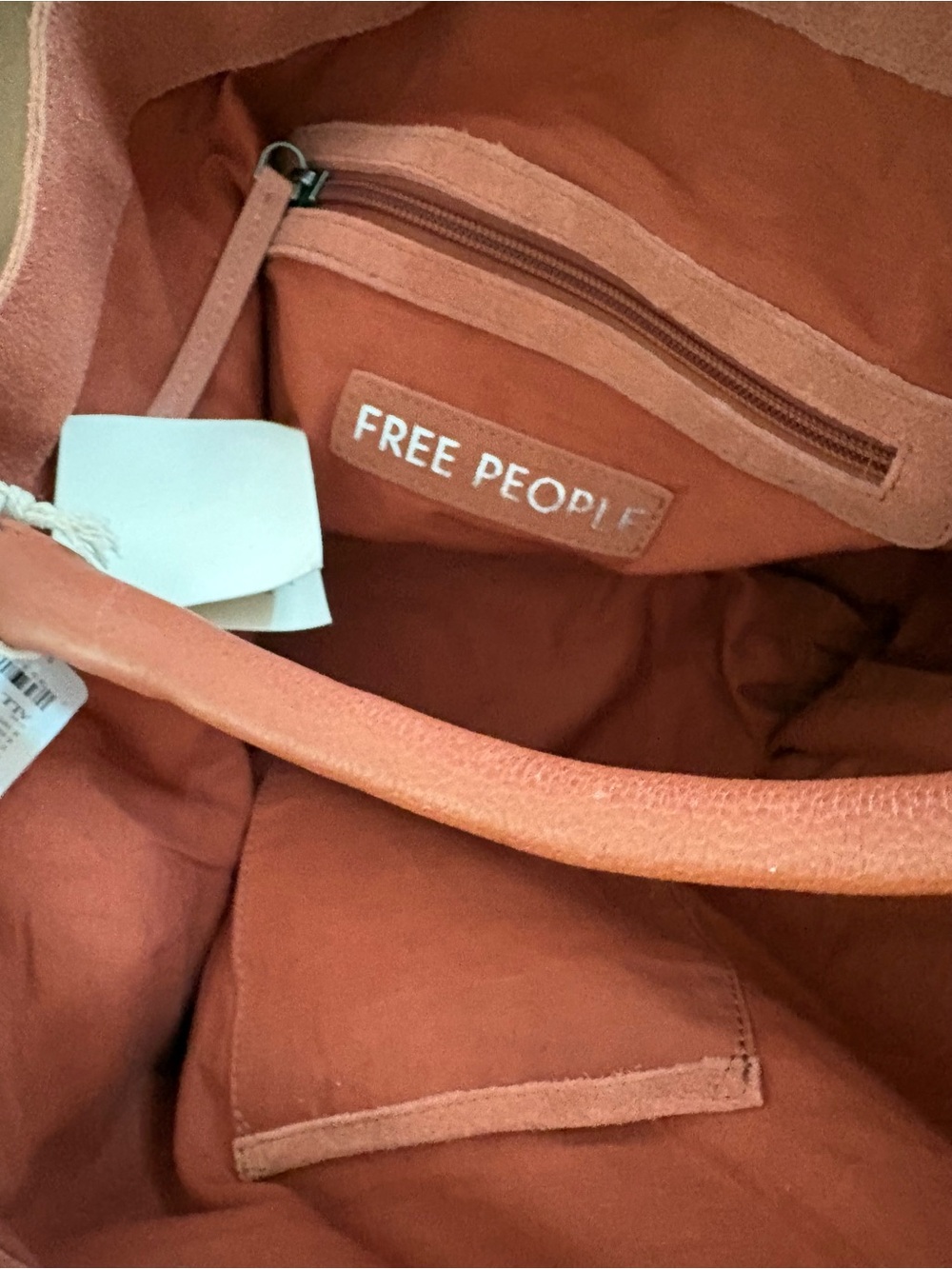 Free People Suzy Slouch leather Shoulder Bag in In between brown - Picture 6 of 8